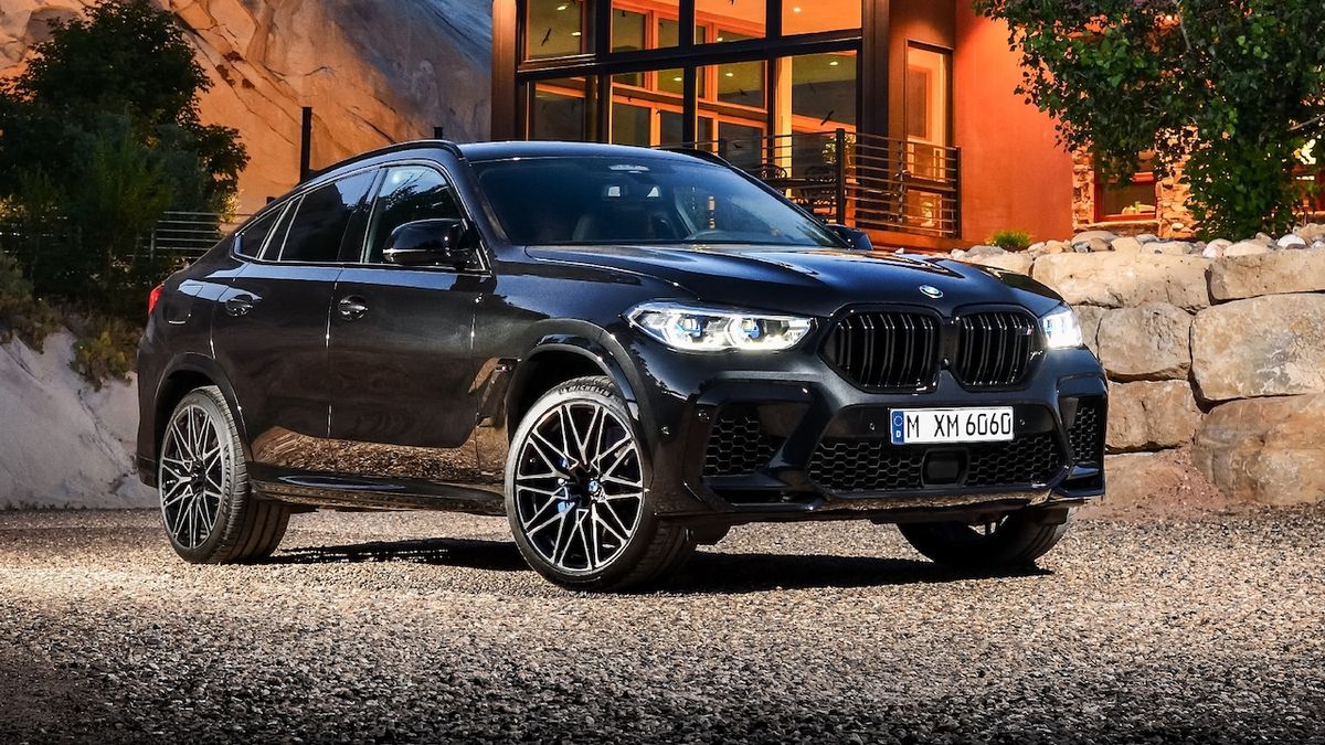 V Rusku montují vozy BMW ze starých zásob. Za slepence si účtují miliony