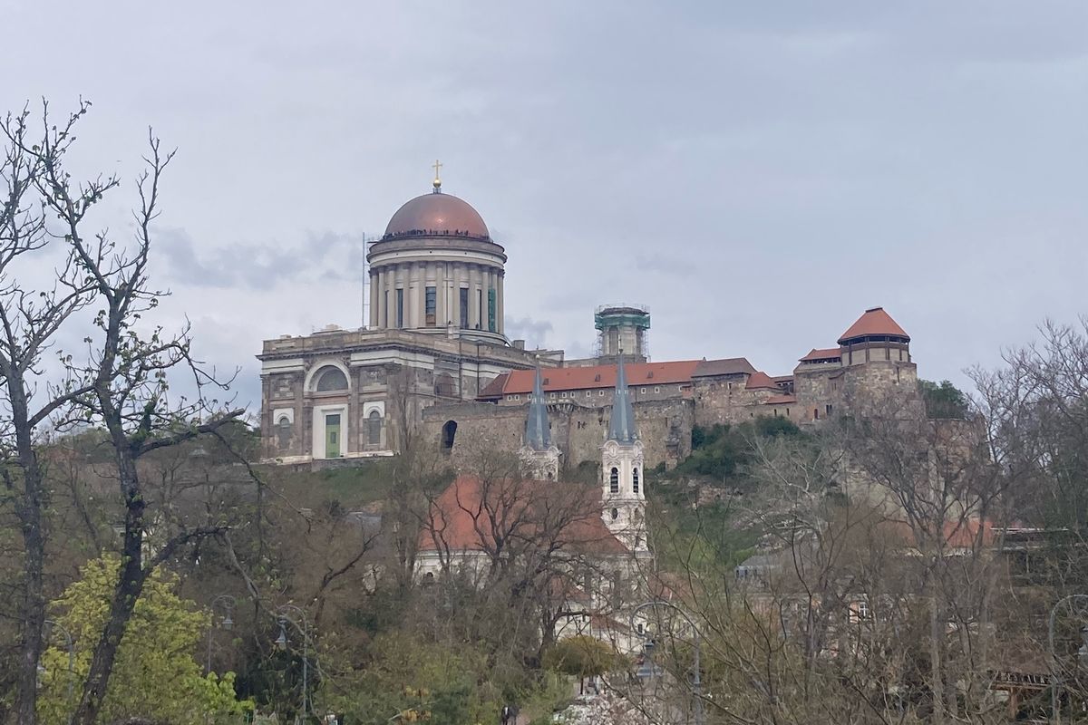 Země V4 mají mnohem víc společného, než co je rozděluje, řekl Pavel v Ostřihomi