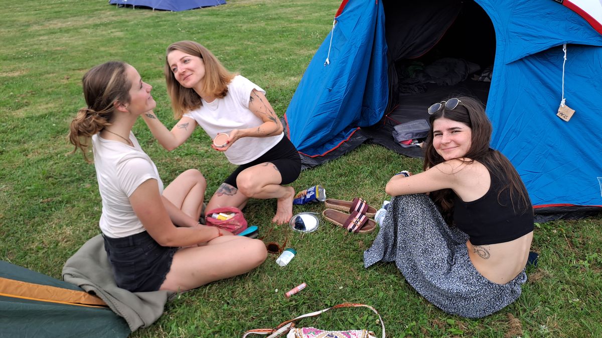 Jak ušetřit na ubytování během festivalu ve Varech? Rozdíl může být i několik tisíc korun za noc