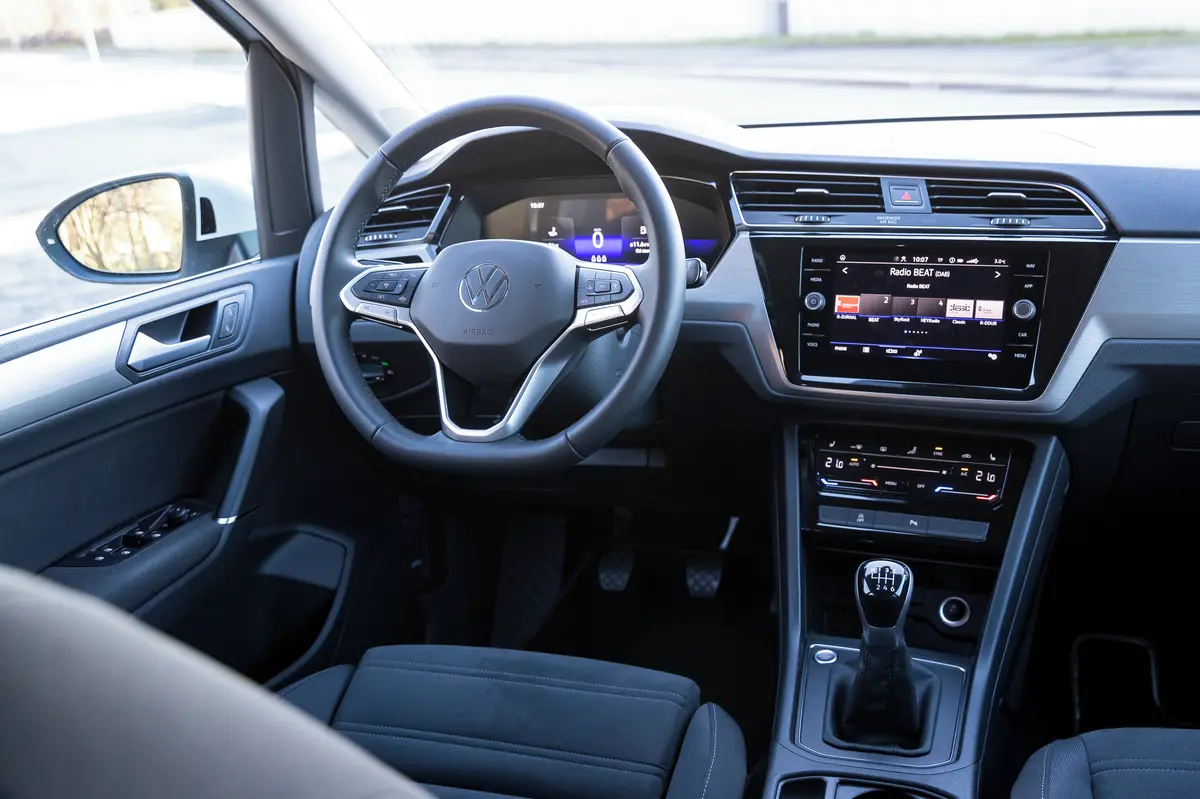 Německý úřad prověřuje závadu řízení u vozů Volkswagen a Audi