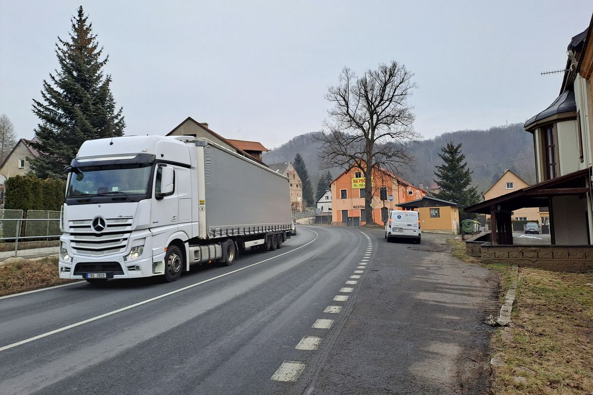 Zmizí kamiony z malých silnic? Bednárik zvažuje postupné zavedení plošného mýta