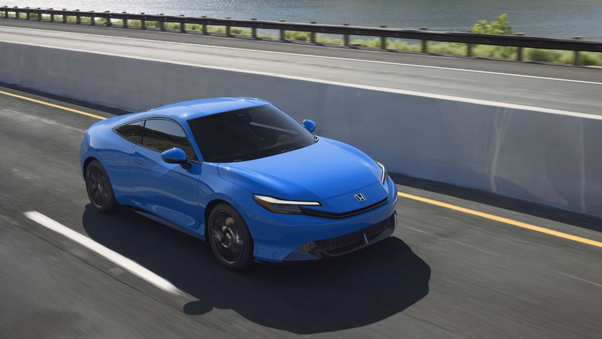 Honda opouští plány na totální elektrifikaci. Není to reálné, uznal šéf