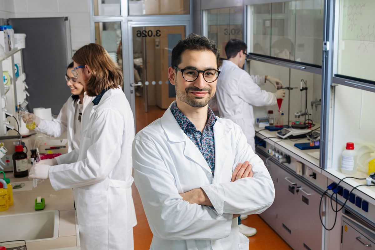 Objev pomůže při léčbě nádorů. Vědci vymysleli, jak spouštět chemické reakce podle pH buněk