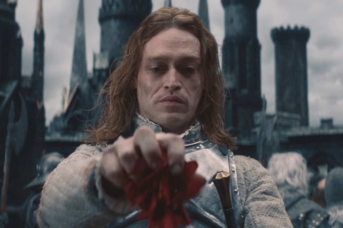 RECENZE: Dracula: Příběh lásky nabízí ohrané fráze, melodrama a erotiku plnou vzájemné chemie