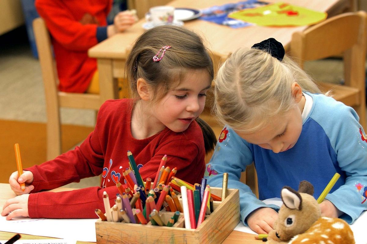 Péče o děti v sousedských skupinách příliš netáhne. Místo tisíců je zřídilo jen padesát lidí
