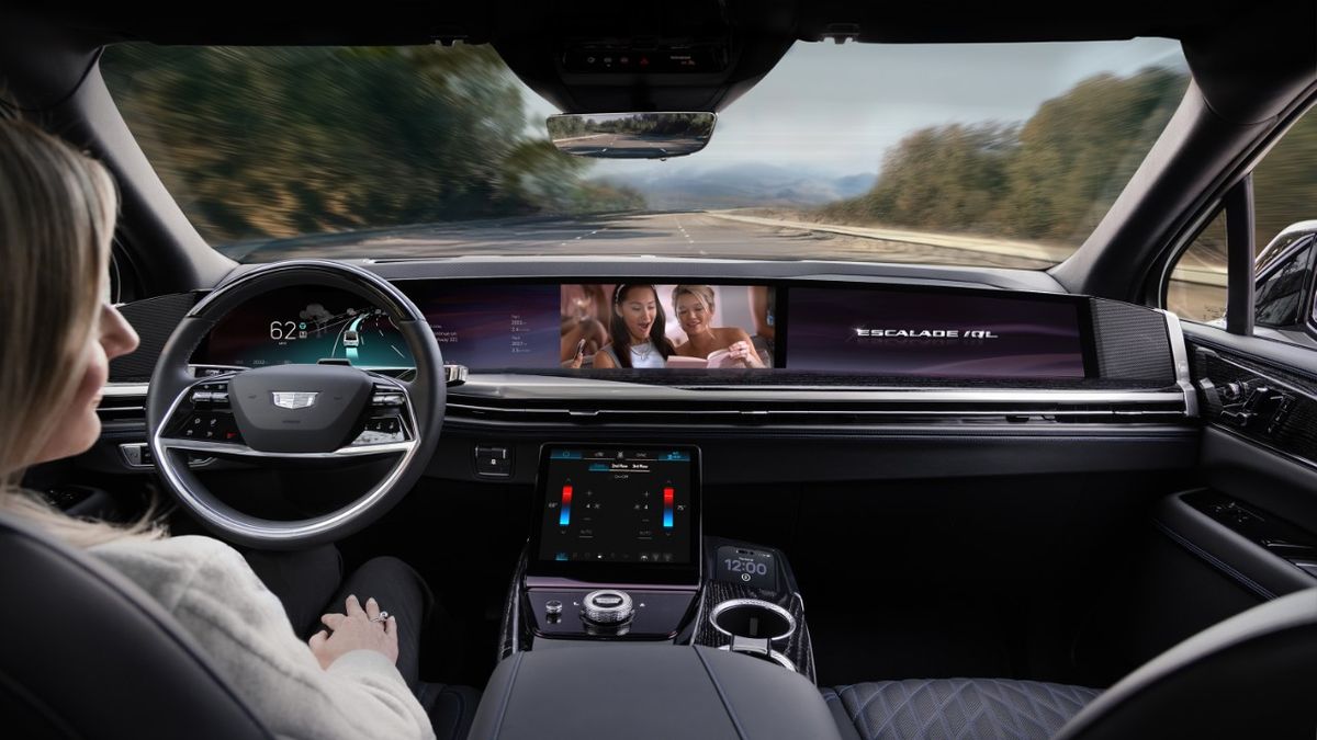 Sledování filmu místo řízení? Cadillac slibuje revoluci v roce 2028
