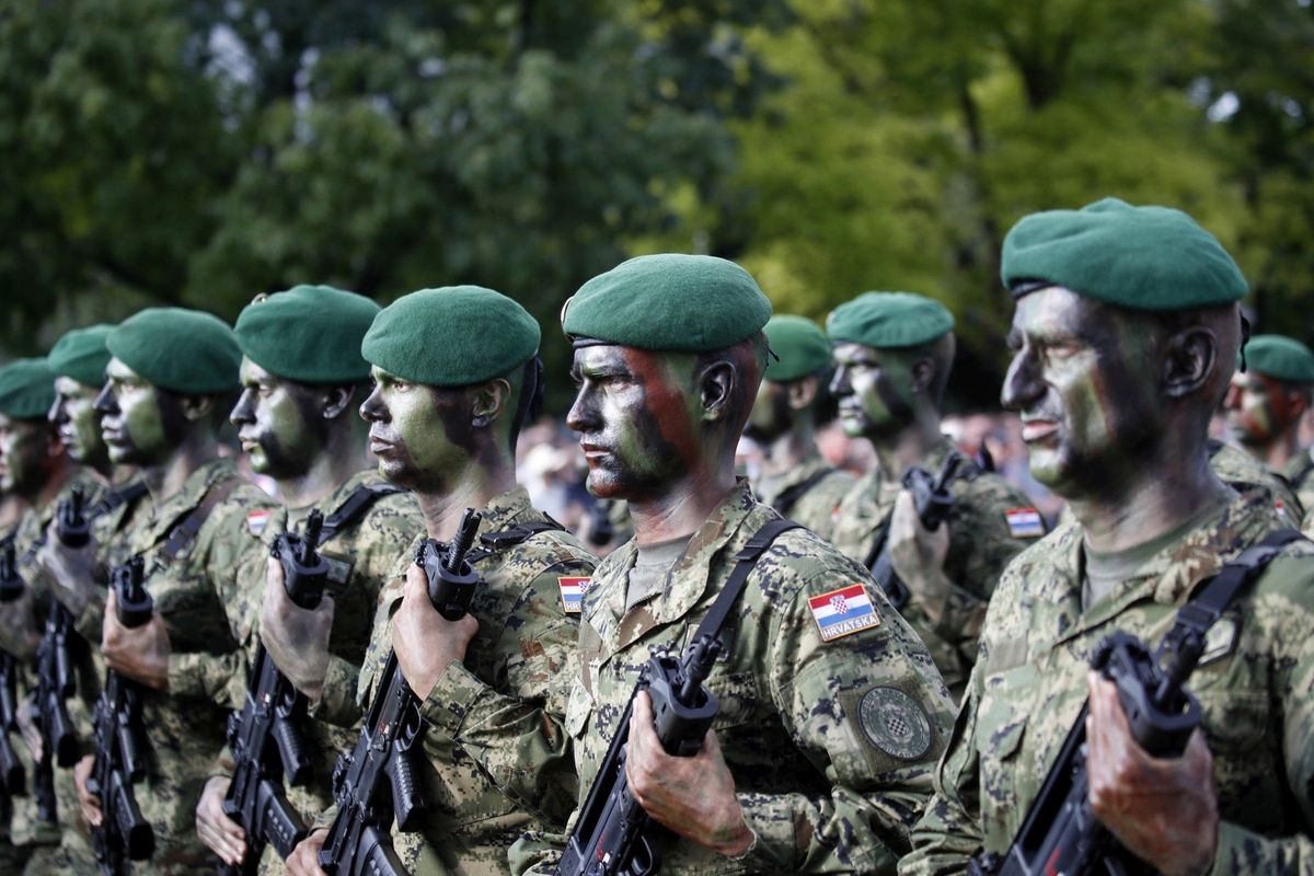 Chorvatsko obnovilo povinnou vojenskou službu