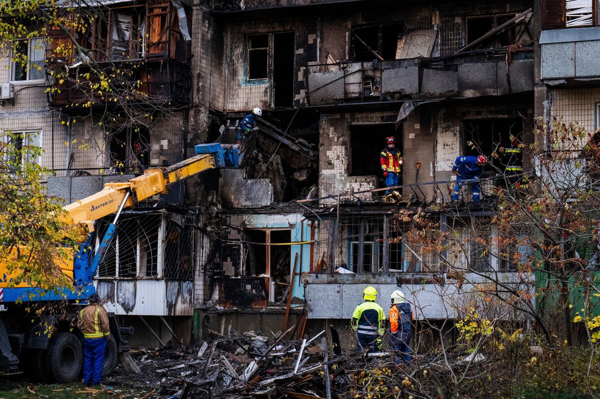 Rusko druhou noc v řadě útočilo na Kyjev. Zemřeli tři lidé