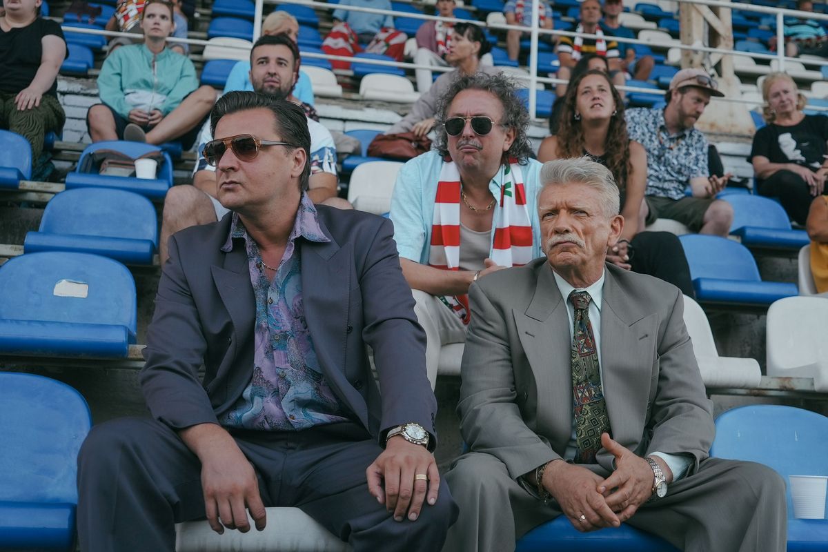 RECENZE: Seriál Štěstíčku naproti sází na slavné tváře a zlidovělé hlášky