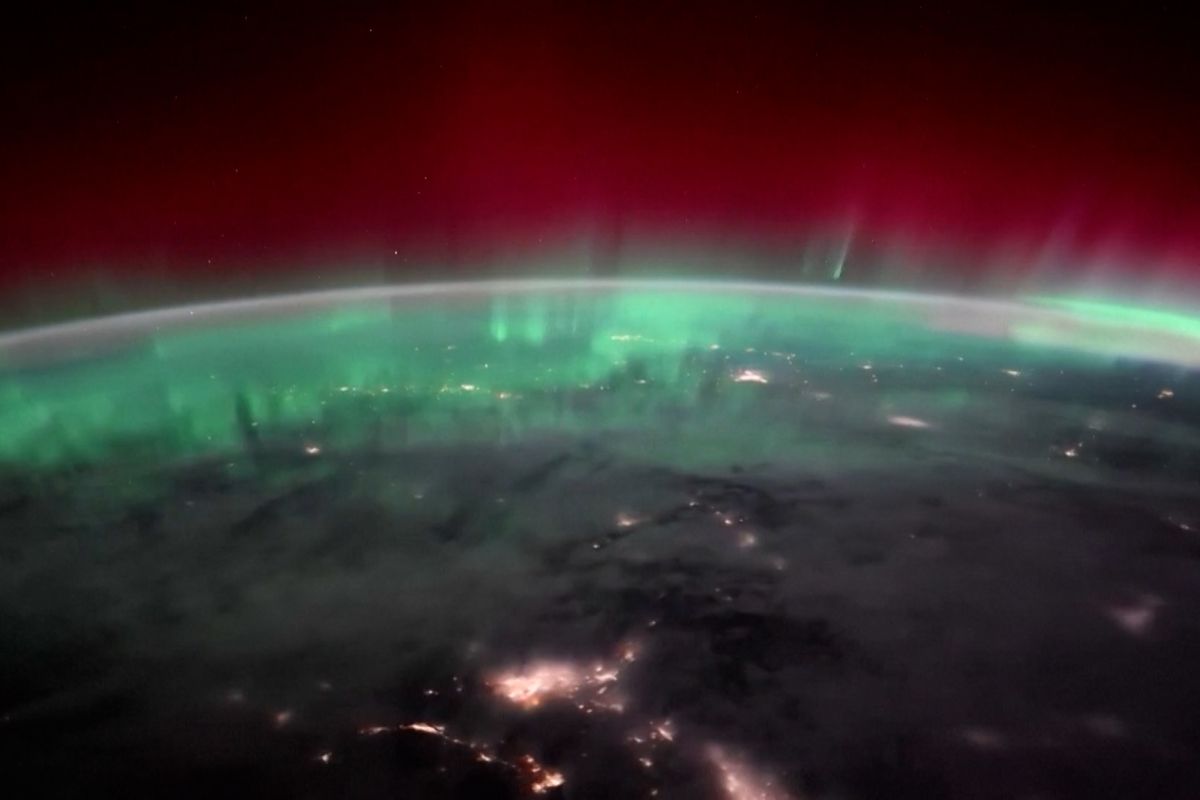 Kouzlo polární záře z oběžné dráhy. Astronautka zveřejnila nové záběry