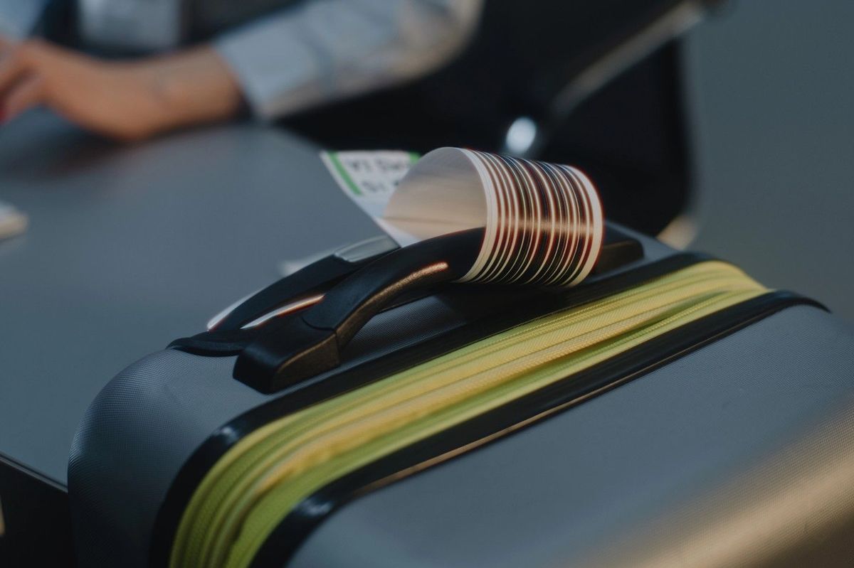 Cestující na letišti v Lipsku vtipkoval, že má v kufru bombu. Neodletěl a s ním ani pět lidí, kteří jej doprovázeli