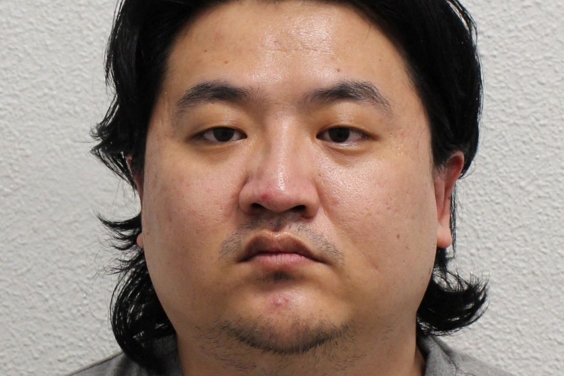 Obětí mohou být stovky. Čínský byznysmen dostal v Anglii doživotí za znásilňování žen