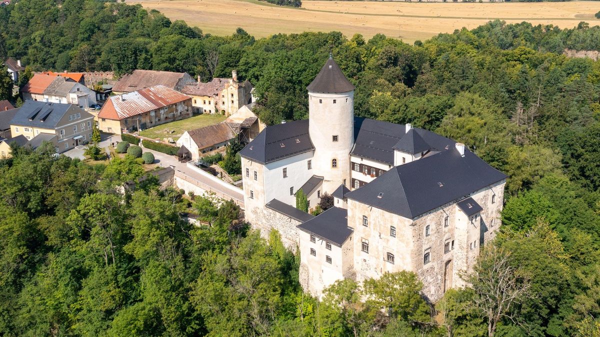 Hrad Rychmburk na Chrudimsku začíná v návštěvnosti dohánět státní památky