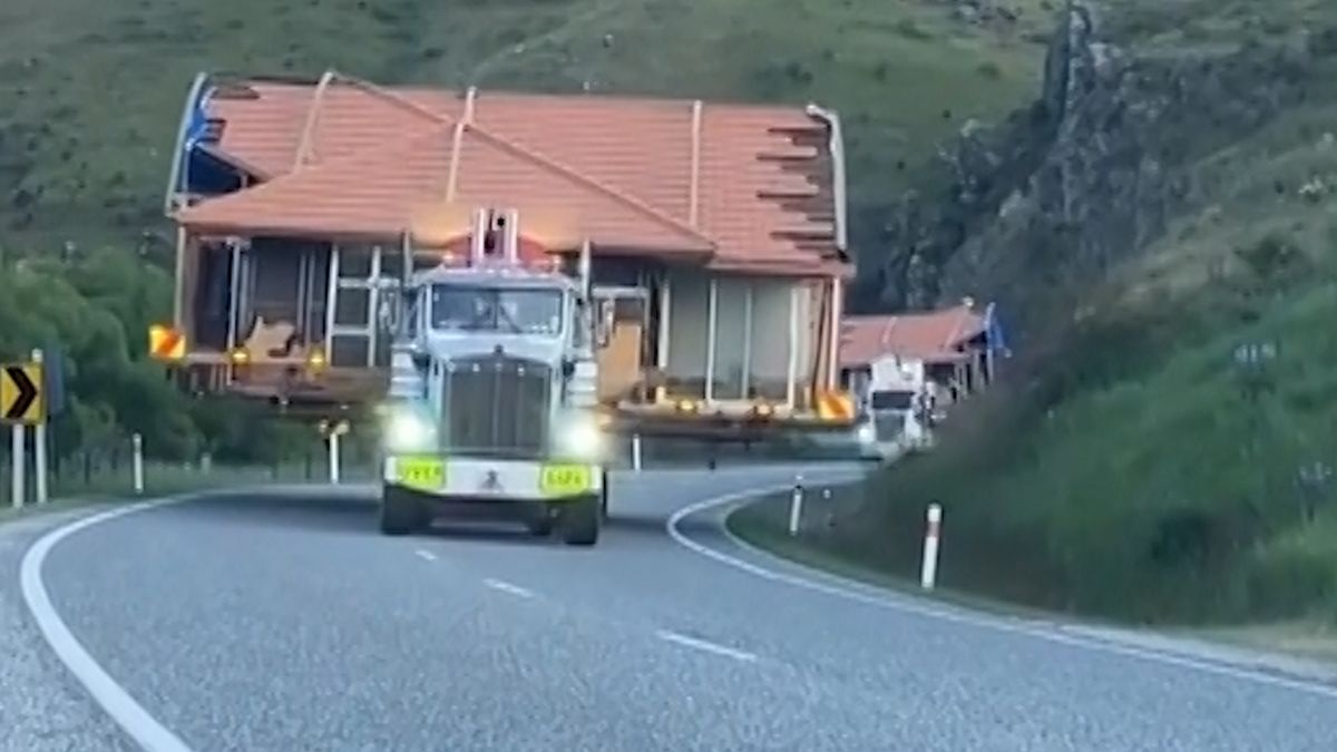 Když po silnici jezdí domy