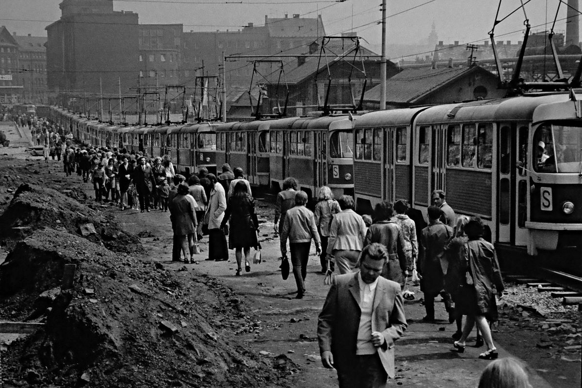 FOTO: Unikátní zmizelá Ostrava. Slavný fotograf po desetiletí zachycuje tvrdý život ve městě