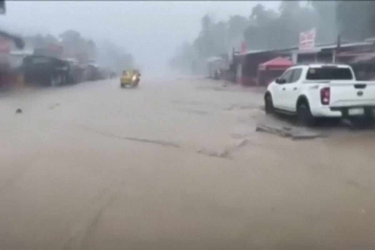 Tajfun Kalmaegi ohrožuje Filipíny, v týdnu opět zasáhne střední Vietnam