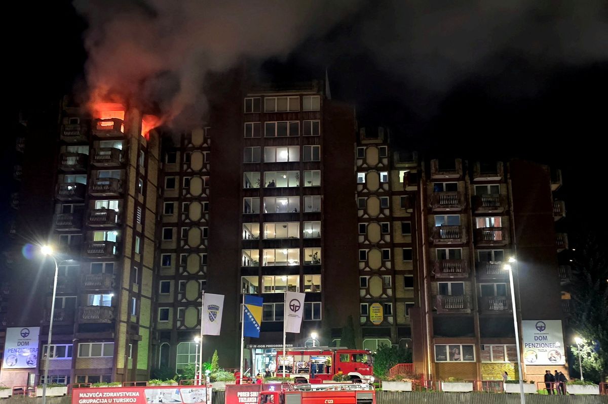 Při požáru v bosenském domově pro seniory zemřelo deset lidí