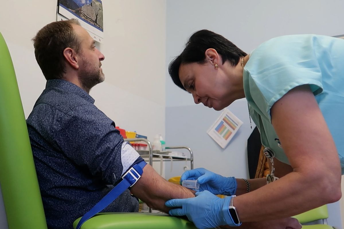 Kníratá kampaň frčí. Zájem mužů o prevenci kvůli prostatě v Plzni raketově stoupá