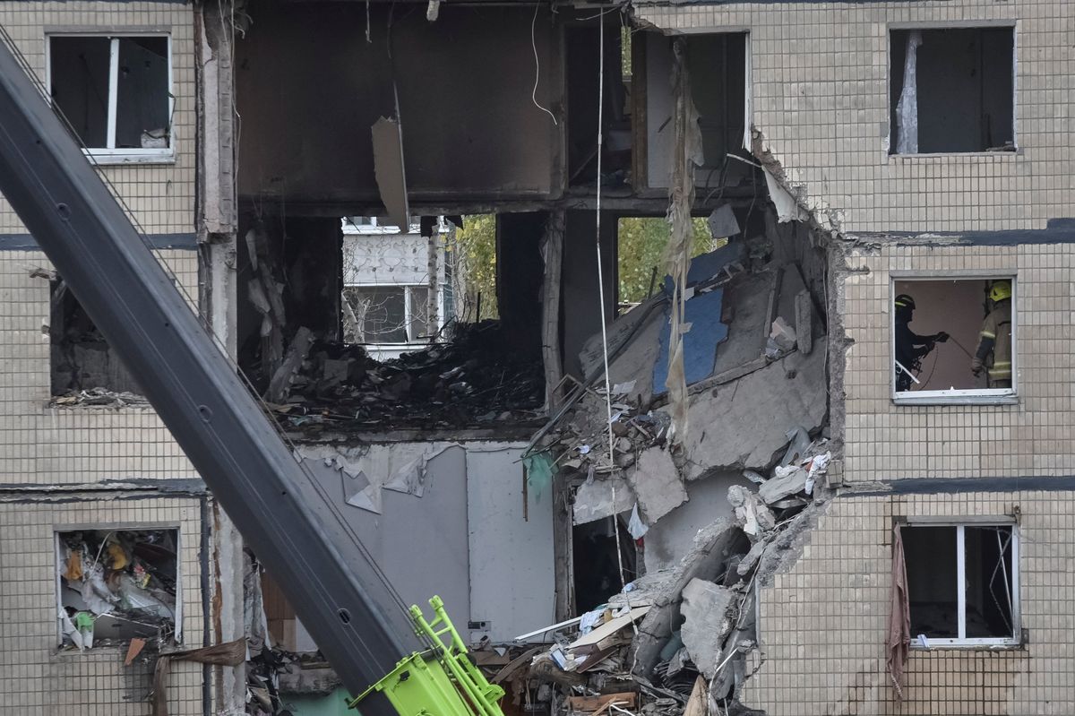 Rusko podniklo masivní úder na Ukrajinu, v Dnipru po zásahu domu zemřeli lidé