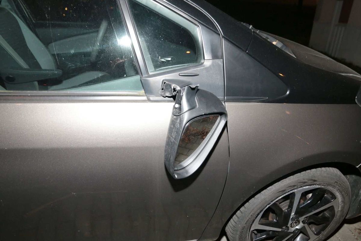 Mladík ničil v Jeseníku auta i vše další, na co narazil