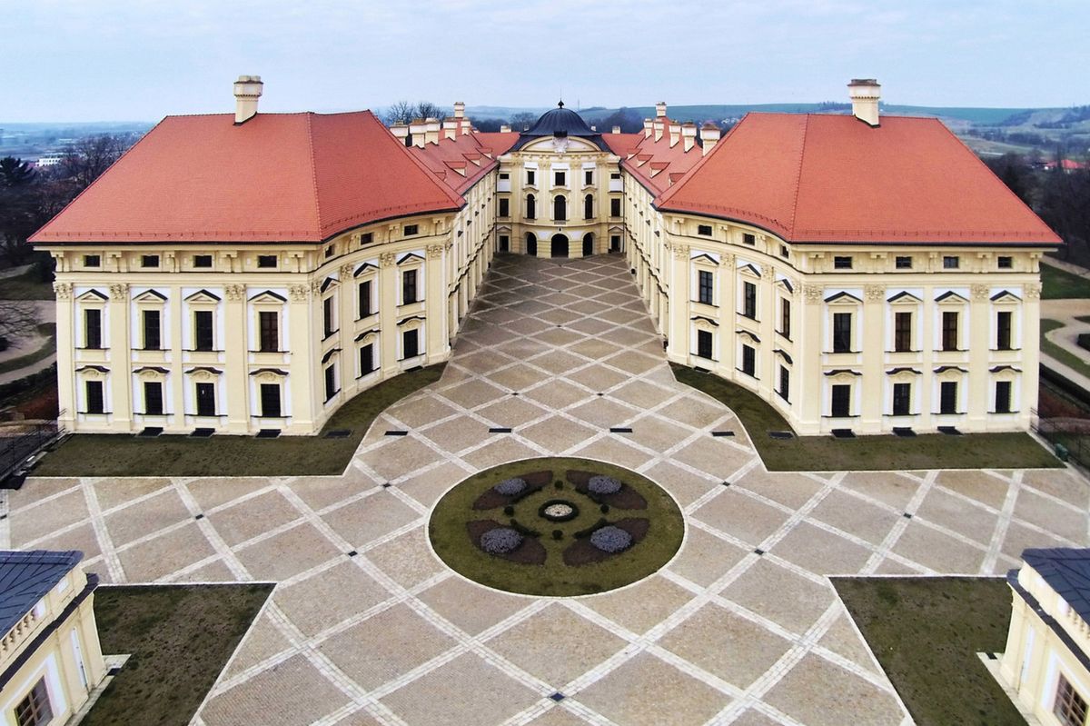 Slavkov si pořídí AI Napoleona. O spojení se postará kouzelné sluchátko