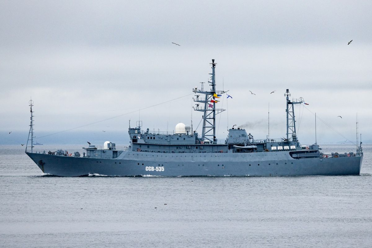 Rusové slídí u Havaje. Americká pobřežní stráž vyprovodila výzvědnou loď Karelija