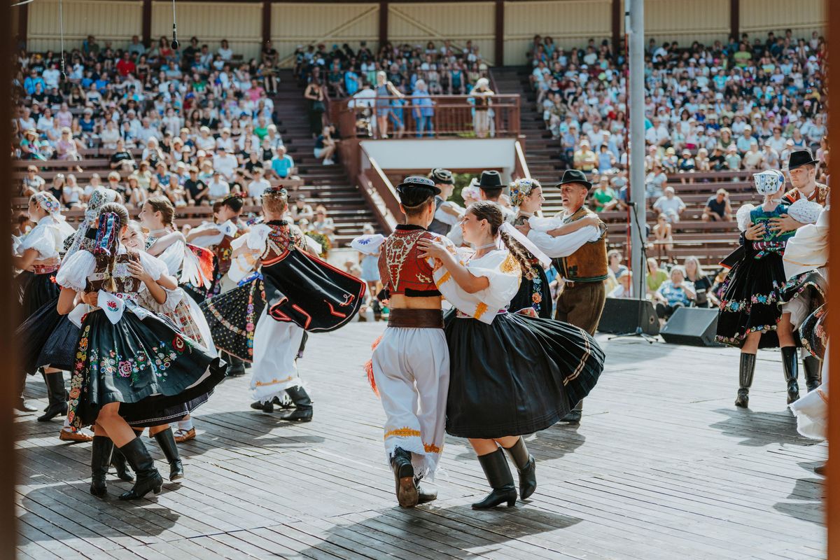 Vedra jsou neúnosná, pořadatelé slavného folklórního festivalu zvažují přesun krojového průvodu