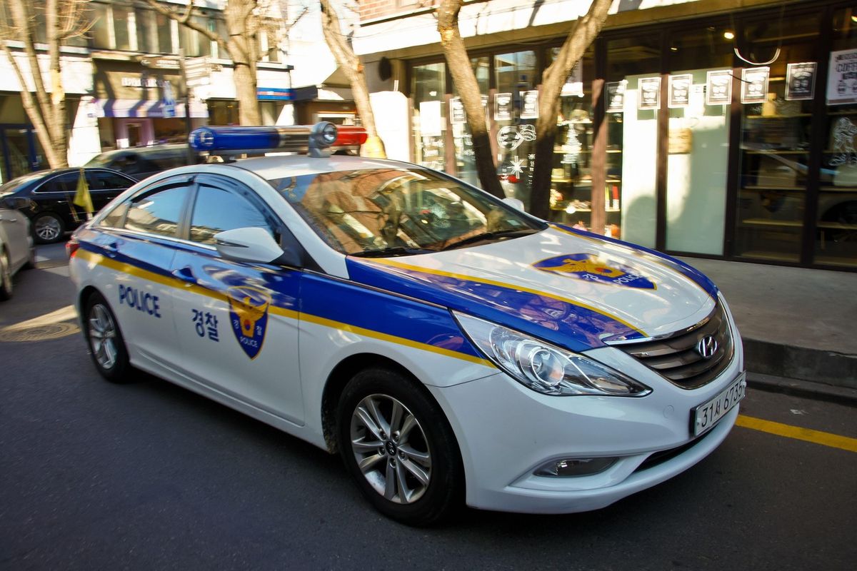 Řidič v Jižní Koreji najel do lidí na tržišti. Na místě jsou mrtví i zranění