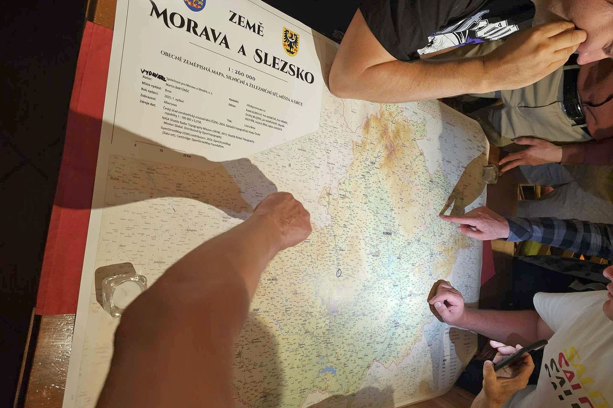 Po sto letech vyšla nová velkoformátová mapa Moravy a Slezska