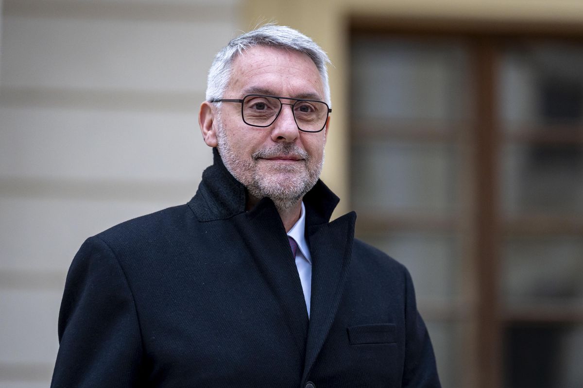 Slibované lednové zvýšení platů policistů a hasičů o pět procent platí