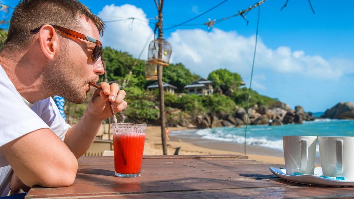 Pijte, co hrdlo ráčí. Thajsko zrušilo odpolední zákaz prodeje alkoholu
