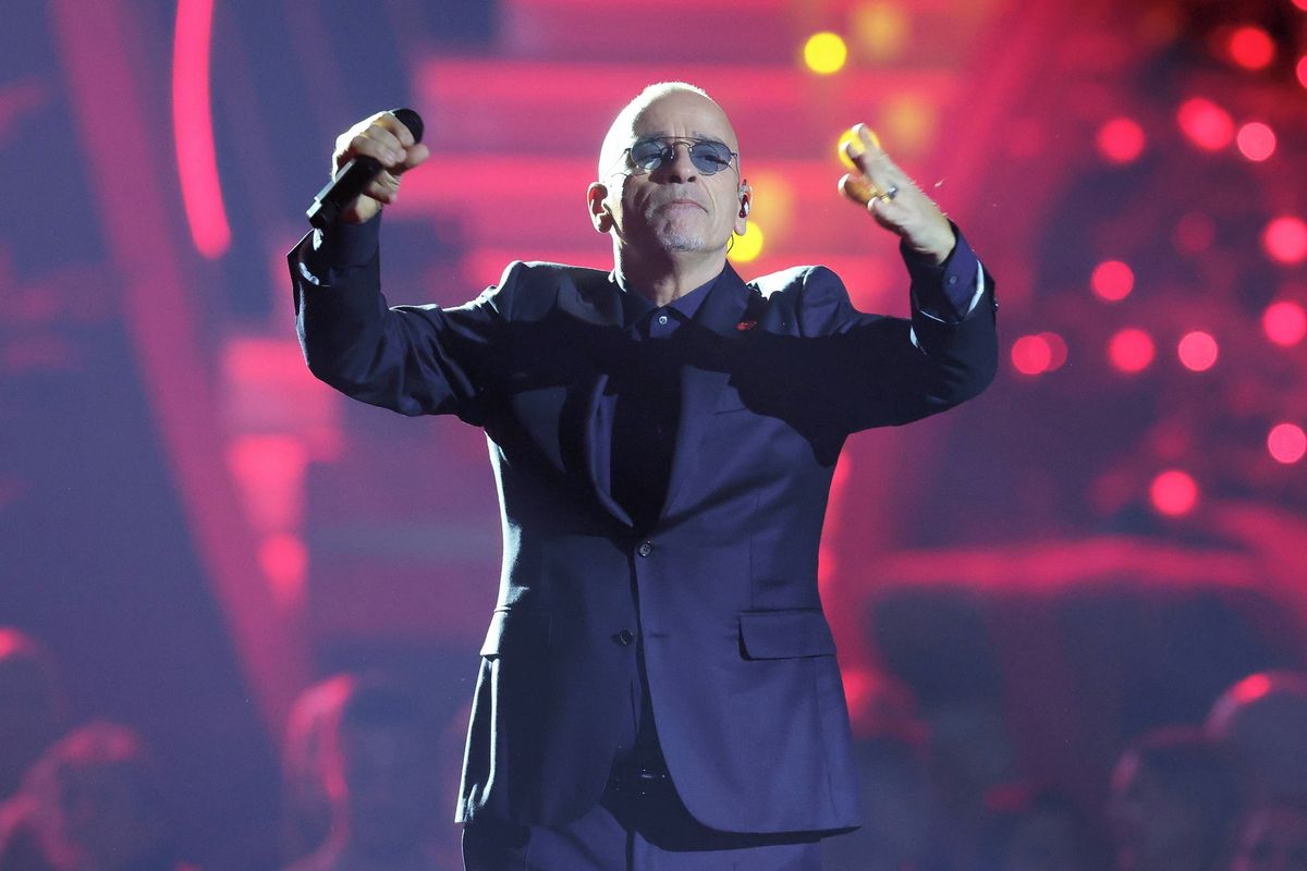 Eros Ramazzotti pozval kámoše na mejdan, zpívali jeho písně a vzniklo album