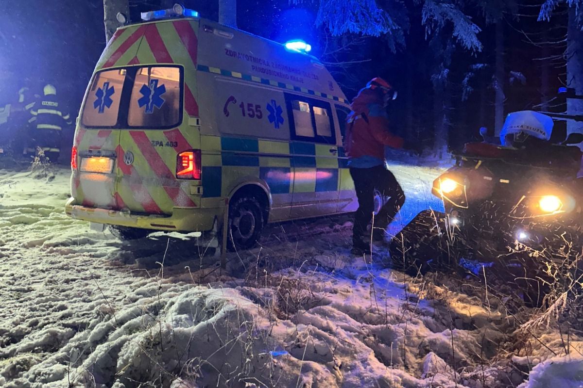 Muž spadl na Silvestra do příkopu u pěchotního srubu. Jeho záchrana byl skutečný oříšek