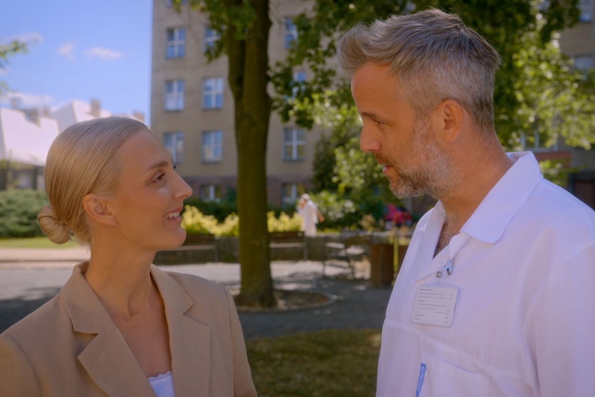 Nečekané léto nabídne Báru Polákovou, Jordana Haje a chytrého papouška