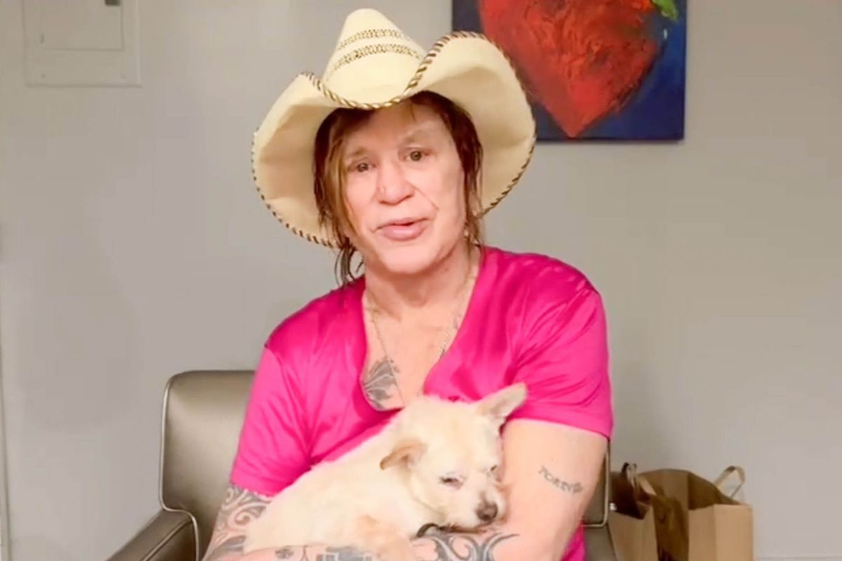 Mickeyho Rourkea má před bezdomovectvím zachránit veřejná sbírka, herec se od ní ale distancuje