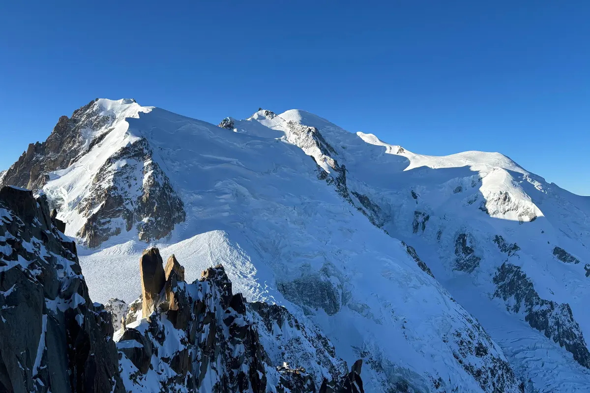 Na Mont Blancu se zřítili dva argentinští horolezci, jeden zahynul