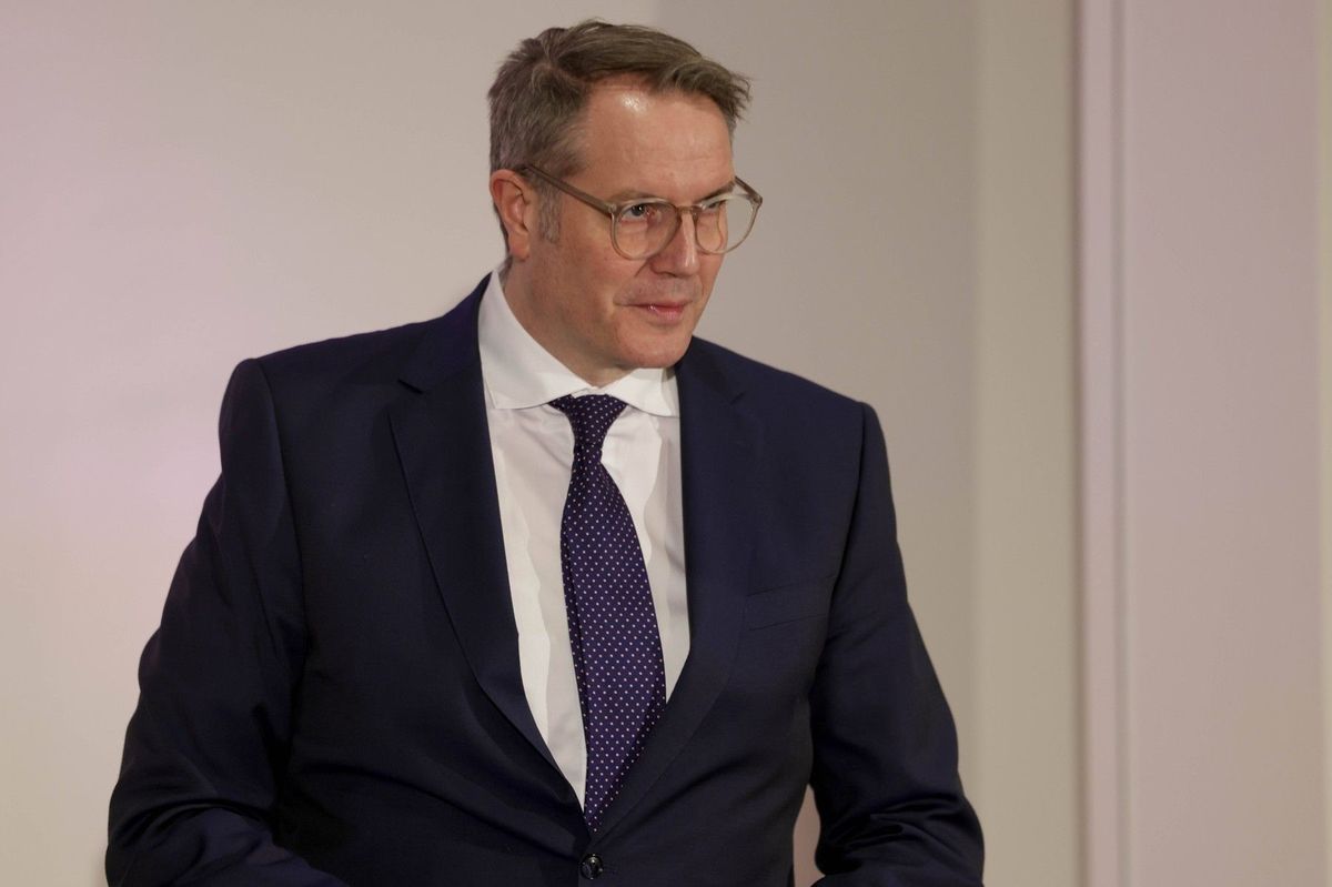 Státní úředník měl 12 let dovolenou. Německem otřásá skandál obřích rozměrů