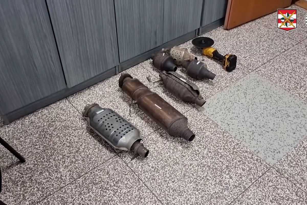 Bratři ze Slovenska jezdili do Brna krást katalyzátory, nepohrdli ani pěknými litými koly