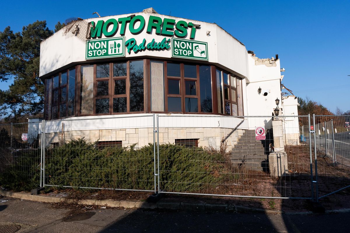 FOTO: Ostuda českých dálnic. Chátrají i kdysi slavné motoresty