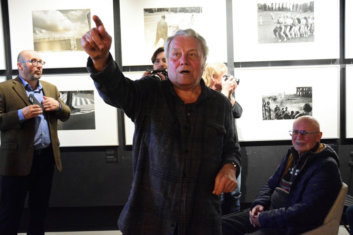 Fotografie Viktora Koláře nejsou temné, ale syrově poetické