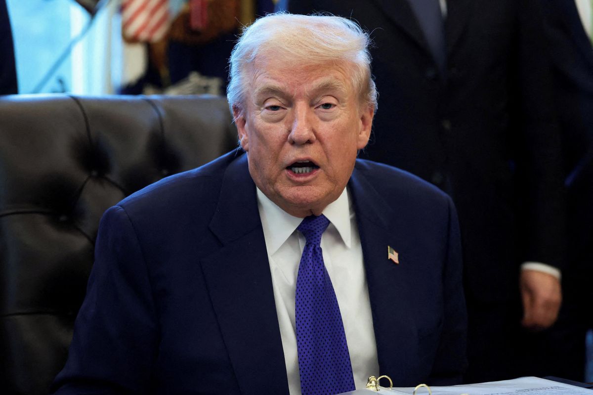 Po Harvardu teď požadujeme miliardu dolarů odškodného, oznámil rozčílený Trump