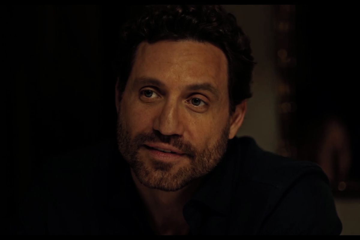 RECENZE: Volný hráč nahlíží do intrik ve fotbalovém zákulisí