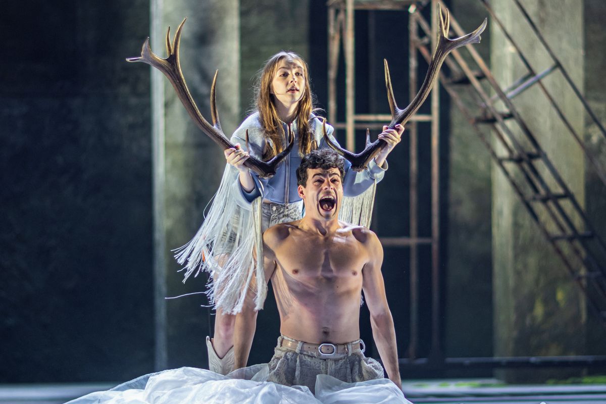 FOTO: Láska, vášeň i pýcha rýsují svět. Ovidiovy Proměny ve Státní opeře