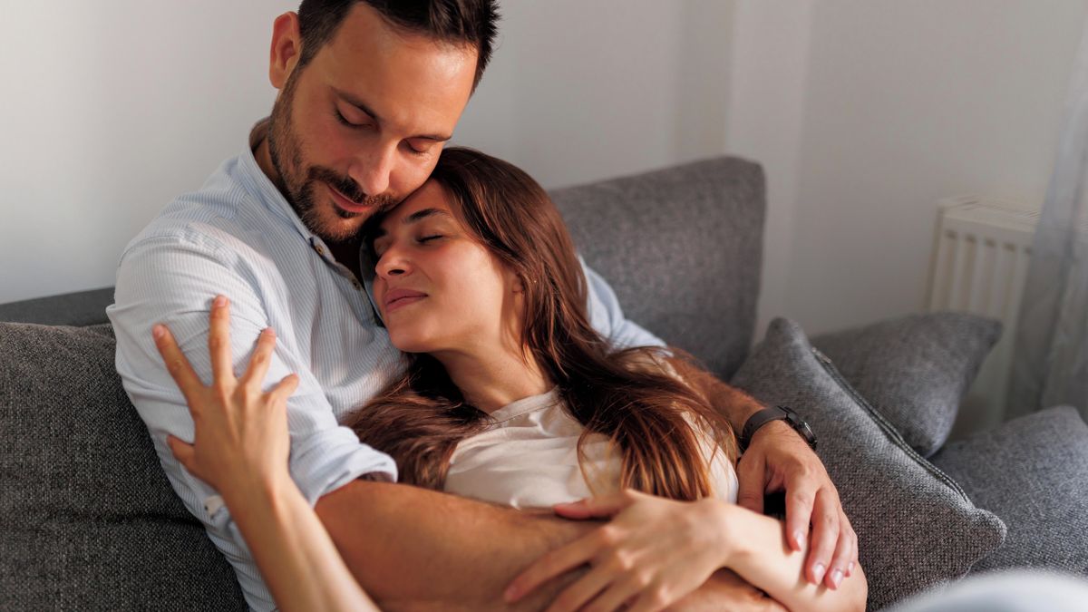 Zranitelnost přispívá k budování a prohlubování důvěry ve vztahu. Ne každý ji ale chápe správně