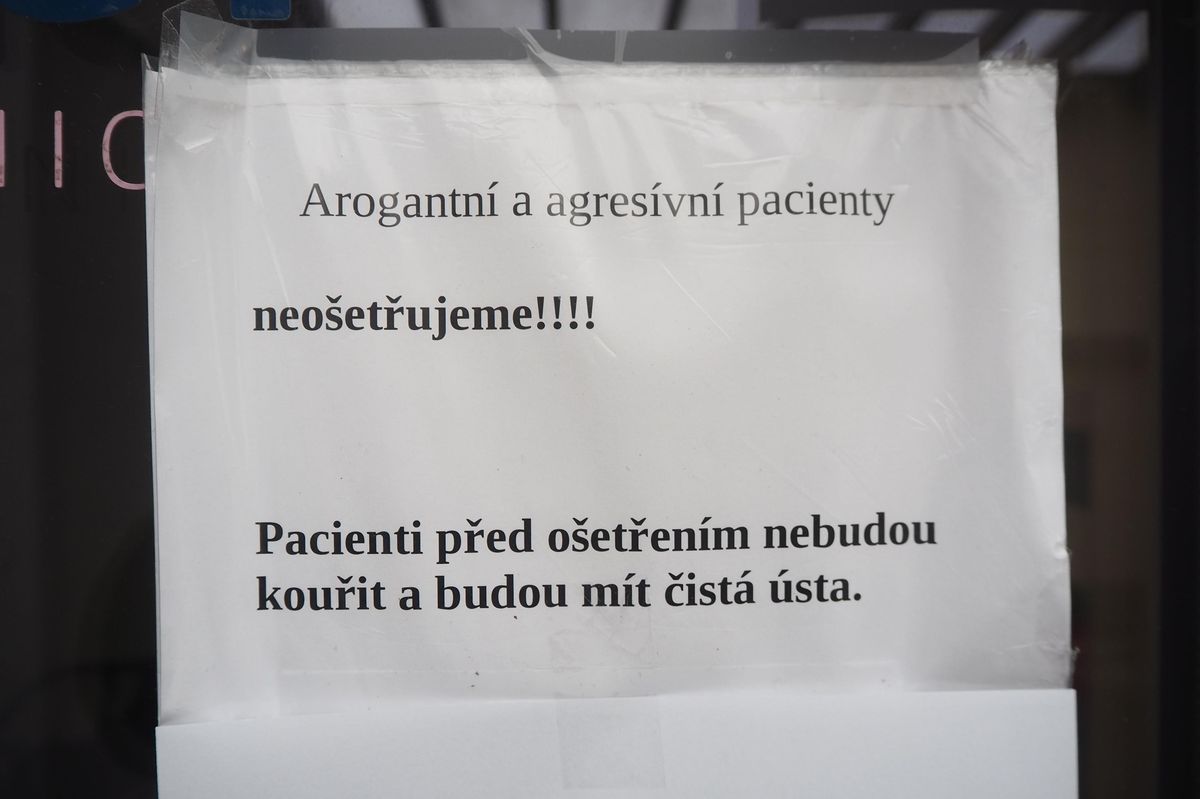 Arogantní doprovod, pacient nebude ošetřen. Lidé si stěžují na zubní pohotovost v Ostravě