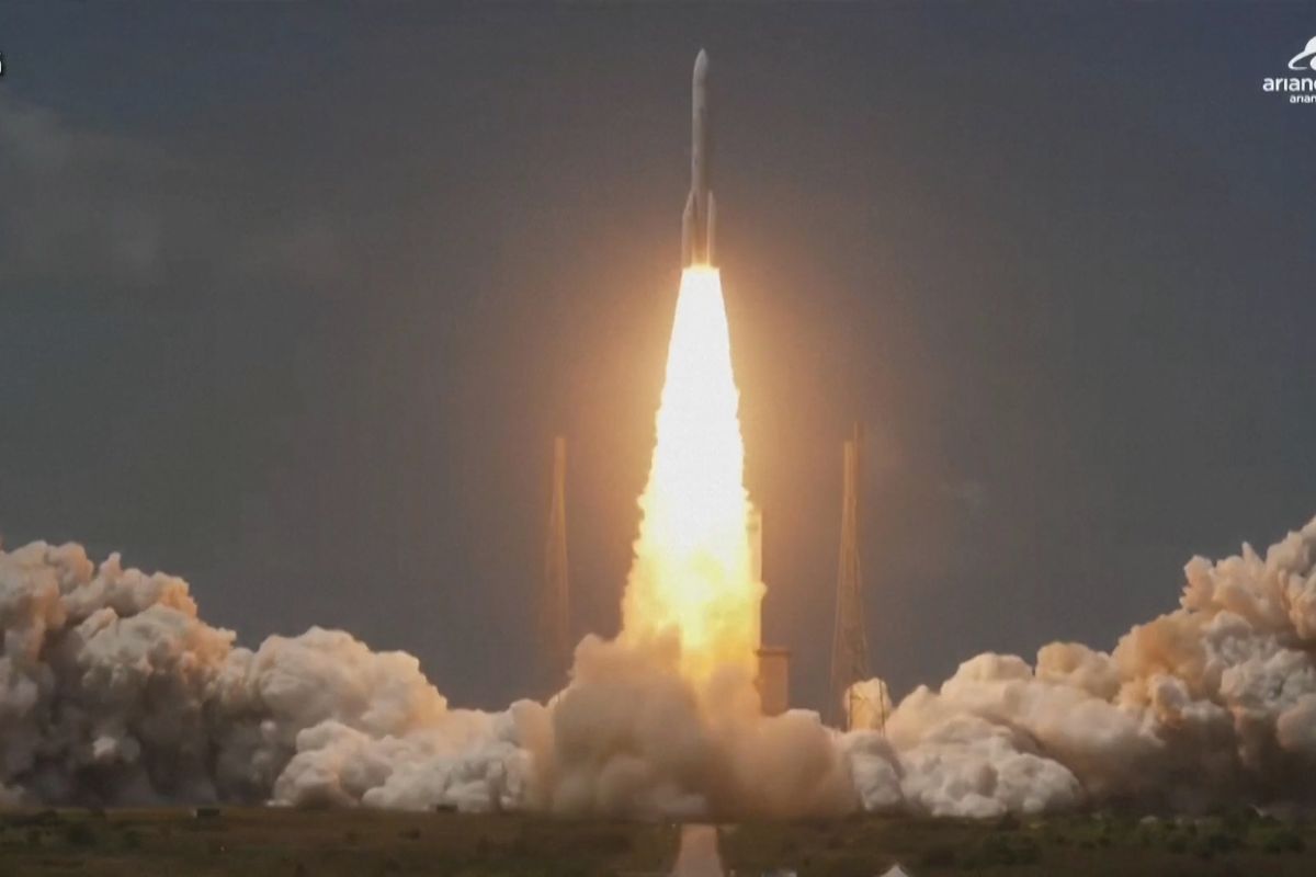 Nejsilnější evropská raketa Ariane 64 vynesla do vesmíru družice společnosti Amazon