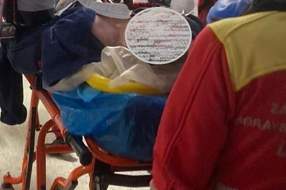 V domě na Opavsku vybuchl kotel, muže transportoval ve vážném stavu do nemocnice vrtulník