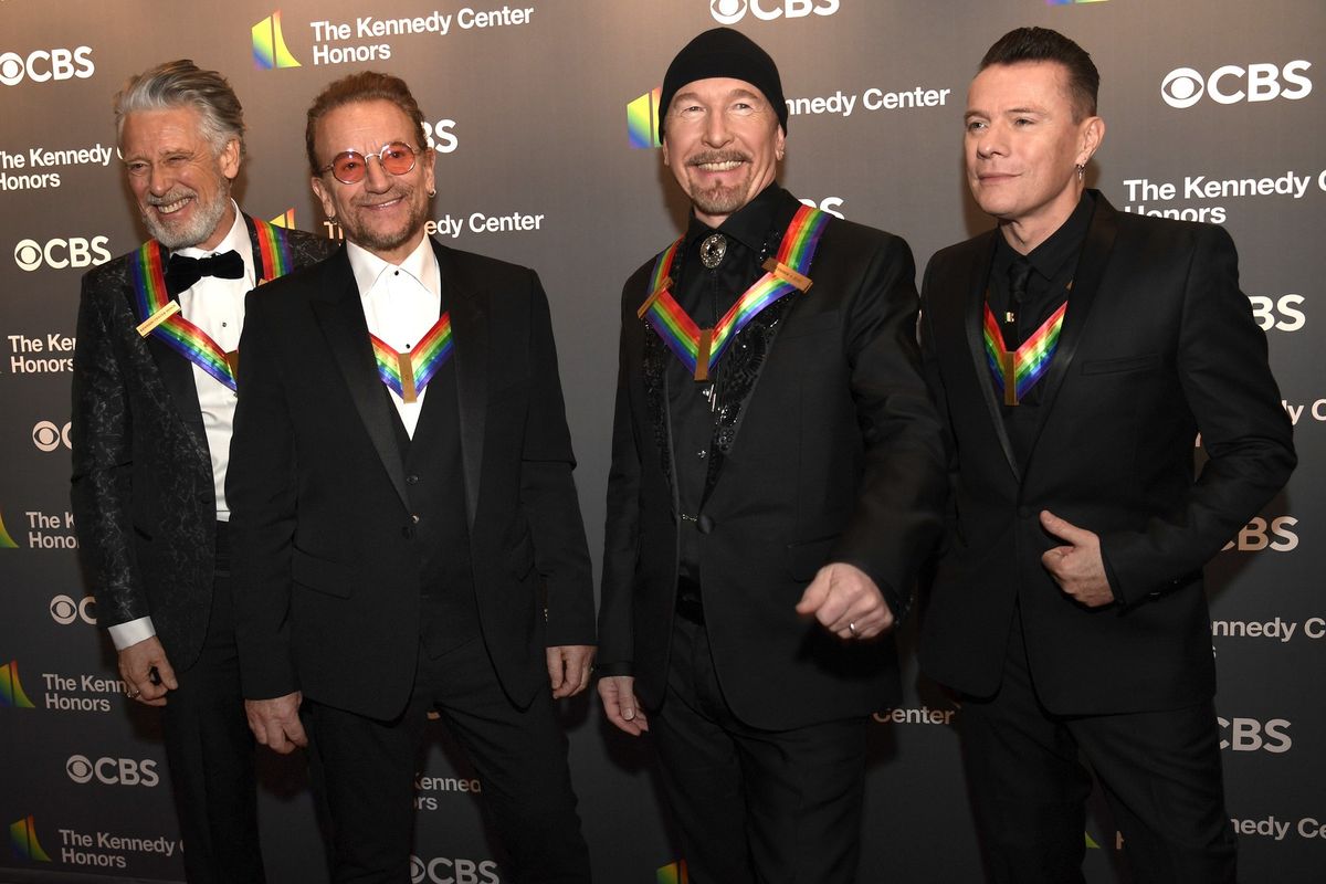 Skupina U2 vydala bez ohlášení nové EP. Písně na něm jsou vyjádřením vzdoru a hrůzy