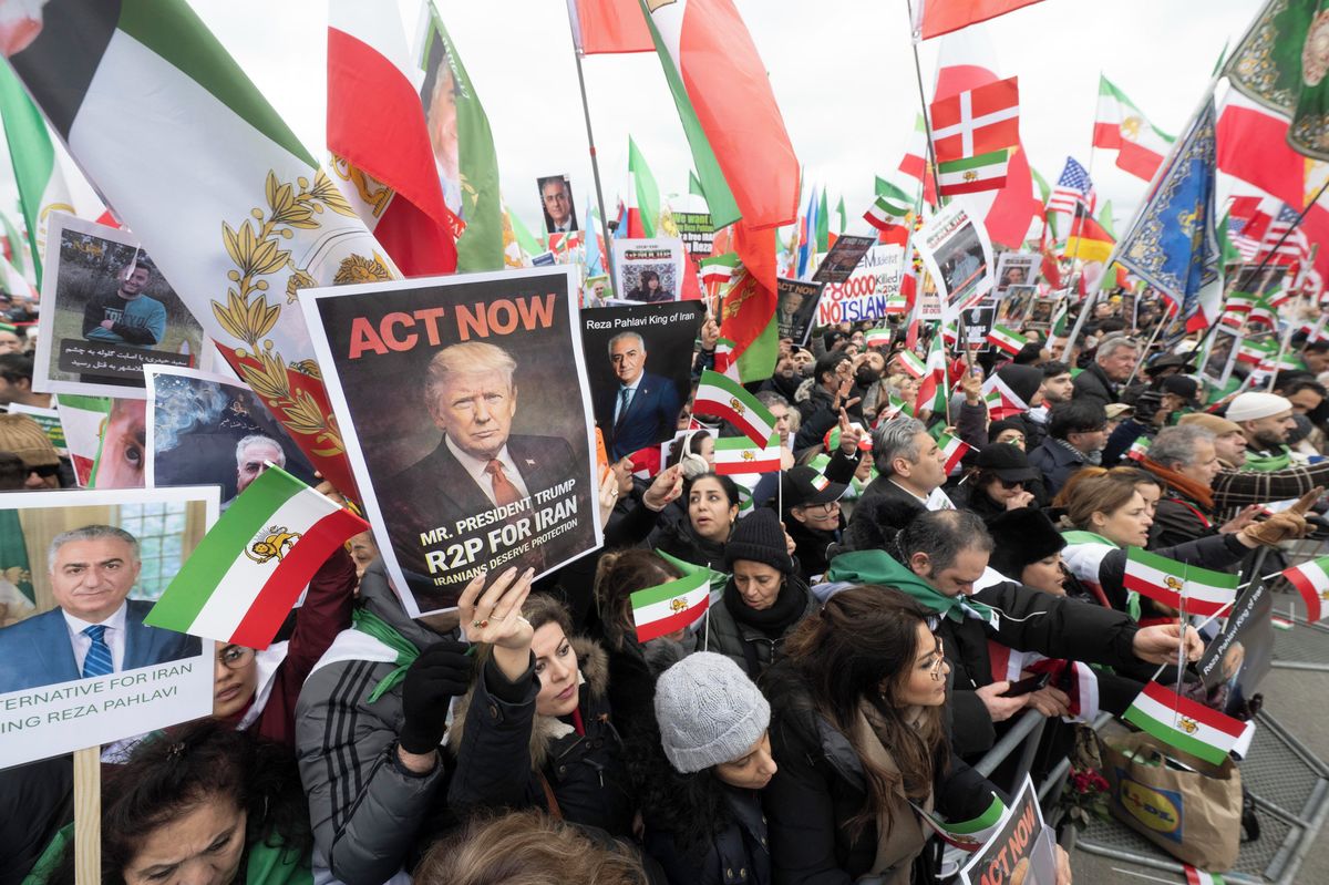 Na demonstraci proti íránskému režimu v Mnichově přišlo na 200 tisíc lidí