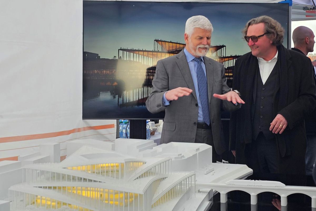 Pavel zahájil dvoudenní návštěvu Prahy, na olympiádu podle něj nemáme